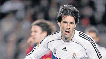 <b>A POR LOS 30. </b>Si llega a los 30 goles, Ruud habrá marcado tantos como Ronie en su primera campaña.