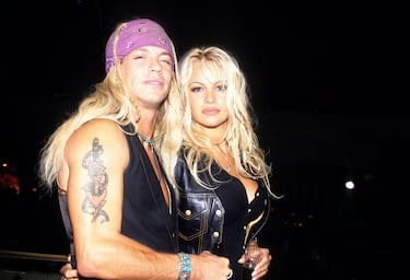 Vocalista de la banda Poison. Tuvieron una relación breve pero muy comentada. También se filtró una cinta íntima de ambos, aunque lograron frenar su difusión legalmente. Pamela lo describió como inteligente y apasionado, aunque la falta de monogamia fue un factor en su ruptura.