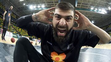 El veterano alero griego Kostas Vasileiadis (37 a&ntilde;os) vuelve al baloncesto espa&ntilde;ol tras firmar hasta final de temporada con el UCAM Murcia. En la foto, durnate su etapa en Bilbao.