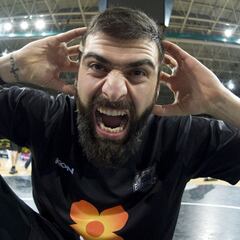 Kostas Vasileaidis aterriza en Cáceres