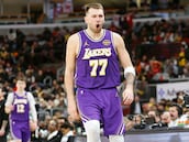 Doncic canta por octava vez los 40