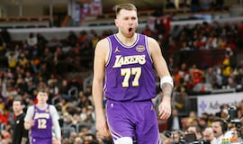 Doncic canta por octava vez los 40