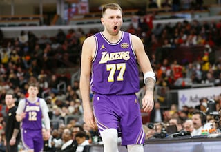 Doncic canta por octava vez los 40