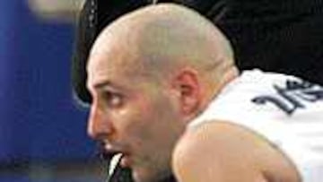 <B>PLATOS ROTOS.</B> Scariolo pagó los platos rotos del público del Saporta tras la derrota ante la Kinder de Bolonia.