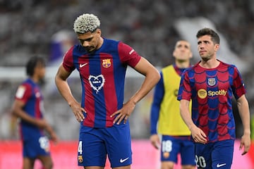 El partido termin¨® 3-2 con gol de Bellingham en los ¨²ltimos momentos del encuentro. El resultado dej¨® a los cul¨¦s con pocas posibilidades de pelear por el t¨ªtulo de liga que acab¨® llev¨¢ndose el Real Madrid.