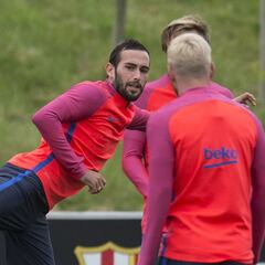 Aleix Vidal: el Valencia contempla pedir su cesión