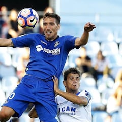 El Málaga intenta el fichaje de Scepovic por la lesión de Chavarría