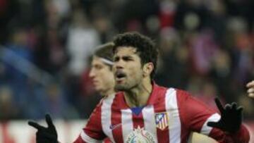 El delantero del Atlético de Madrid, Diego Costa, celebra su segundo gol, tercero del equipo