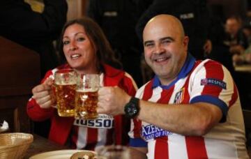 La afición del Atlético de Madrid toma las calles de Múnich