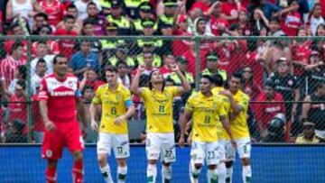 La Bombonera es un campo que se le da al Gullit Peña. Hoy volvió a anotar, ahora por partida doble.