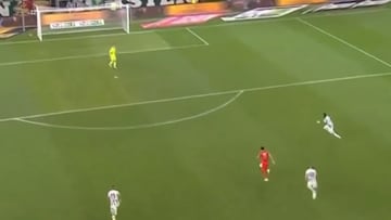 Osorio pudo convertir el gol del día en la Champions: tremenda jugada del chileno