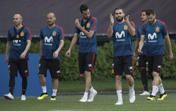 Andrés Iniesta, David Silva, Sergio Busquets, Daniel Carvajal y Nacho Fernández.