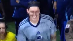 Cássio imita a Agustín Julio: Se escapa al baño en pleno partido