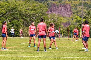 La Selección Colombia Femenina dejó atrás la celebración por clasificar al Mundial y los Juegos Olímpicos y se enfoca en la final de la Copa América ante Brasil este sábado en el Alfonso López de Bucaramanga.