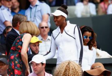 Venus Williams no se perdi¨® la victoria de su hermana Serena ante Garbi?e Muguruza en Wimbledon.