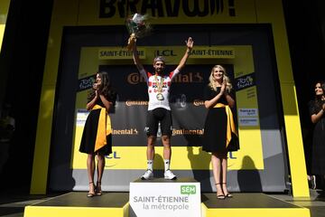 El ciclista belga Thomas De Gendt se fugó desde la salida y estuvo escapado 200 kilómetros hasta la victoria.

