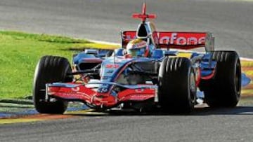 <b>QUINTO CON SALIDA DE PISTA. </b>Hamilton no hizo un gran tiempo ayer y volvió a visitar la grava.