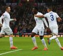 Rooney marca en su partido 100; Welbeck aúpa a Inglaterra