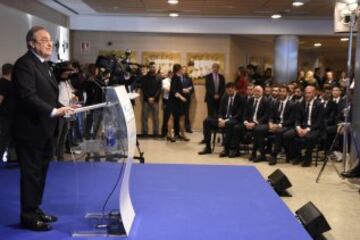 Las plantillas del Real Madrid en la presentación del acuerdo con Telefónica