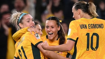 Australia's forward #16 Hayley Raso (C) celebrates scoring her team's second goal during the Australia and New Zealand 2023 Women's World Cup round of 16 football match between Australia and Denmark at Stadium Australia in Sydney on August 7, 2023. (Photo by FRANCK FIFE / AFP)