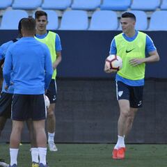 Raúl García (Girona) y Harper (Málaga), fichajes sin traspaso