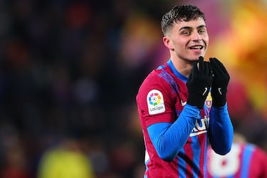 En aquella temporada Pedri solo pudo disputar  22 partidos entre Liga, Copa y Champions, en una temporada marcada por grandes problemas físicos que lastraba de la temporada anterior, donde había disputado hasta 52 encuentros con el conjunto blaugrana. Ya de vuelta en plena forma. Pedri se afianzó con la titularidad en el esquema de Xavi hasta convertirse, a día de hoy, en uno de los mejores jugadores del mundo. 
