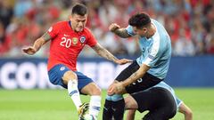 Aranguiz defiende la ausencia de Arturo Vidal: "Era arriesgado"