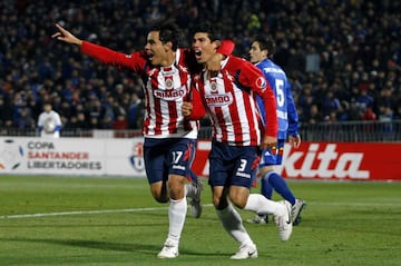 Casi 10 años después de la hazaña cementera, en 2010, el segundo equipo azteca en llegar a la final de la Libertadores fue Chivas. El Rebaño se impuso a equipos como Vélez, Libertad y Universidad de Chile. Jugando sólo con mexicanos, los rojiblancos se llevaron las palmas y el reconocimiento de todo un país.