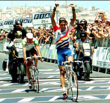 1997. El Chava se proclama campen de Espa?a de ciclismo en ruta en la ciudad de Melilla.