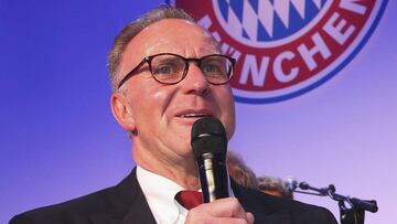 Rummenigge, tras la conquista de la Bundesliga.