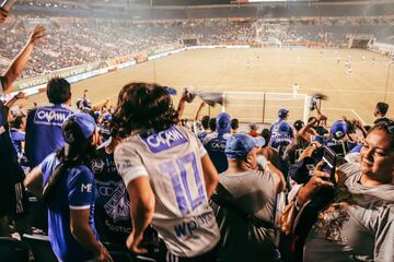 ¡Orlando es azul y verde! Las barras de Millonarios y Nacional alentaron a sus equipos en el Camping World Stadium en el último juego de la Florida Cup.