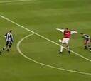 Leyendas del fútbol: el gol mágico de Bergkamp en Arsenal