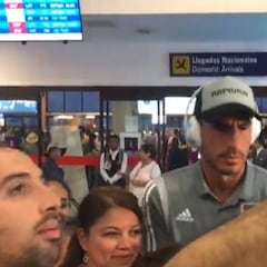 Así fue el momento del niño de Rayados con Nahuel en el aeropuerto