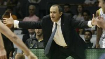 <b>SIGUEN LAS DUDAS. </b>Algunas decisiones de Messina han sembrado las dudas en el club sobre su idoneidad para dirigir al equipo blanco.