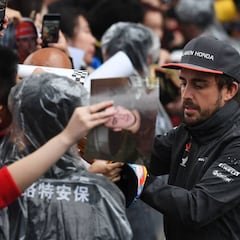 Alonso: "Prefiero estar aquí que en el supermercado"