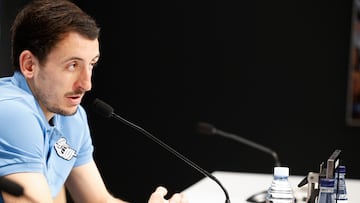 GRAFCAV5336. SAN SEBASTIÁN, 27/03/2025.- El capitán de la Real Sociedad, Mikel Oyarzabal, ofrece una conferencia de prensa este jueves en San Sebastián previa al partido que enfrentará este sábado al equipo contra el Valladolid. EFE/Juan Herrero.