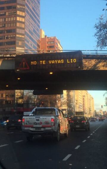 Otra señalizacion vial electronica que pide que Messi no parta