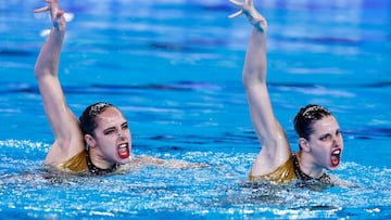 Artistic Swimming - World Aquatics Championships - Aspire Dome, Doha, Qatar - February 5, 2024  Spain's Alisa Ozhogin and Iris Casas perform during the women's duet technical final REUTERS/Clodagh Kilcoyne