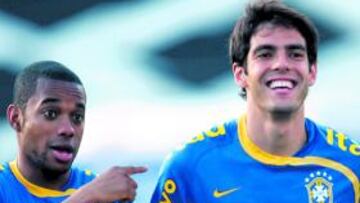 <b>DUPLA EN ATAQUE. </b>Robinho y Kaká son los jugadores que ponen la creatividad al ataque brasileiro.