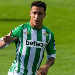 Tello hace sonreír al Betis y el Elche baja a la tierra