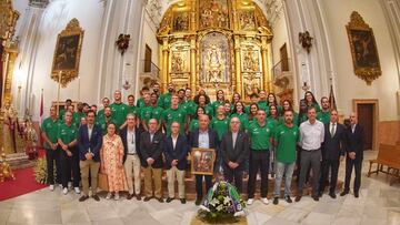 Ofrenda floral del Unicaja.