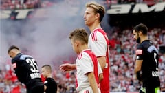 "Does this ever stop?" - De Jong no clearer on Barcelona interest