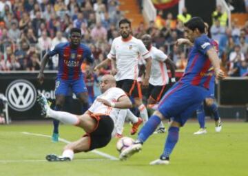 Luis Suárez anotó el 2-1.