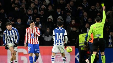 Giacomo Raspadori ante la Real Sociedad.