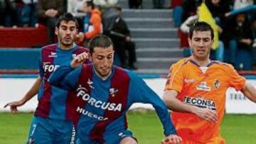 <b>RESPALDADOS. </b>El Huesca tendrá todo el apoyo de su afición ante el Écija.