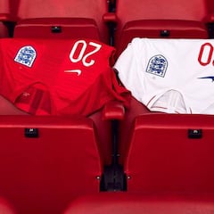 Inglaterra presenta sus nuevas camisetas con toques "retro"