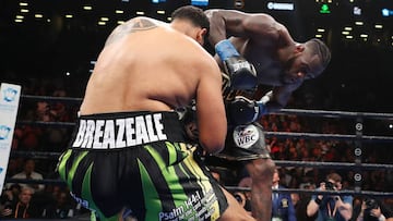 Deontay Wilder deja KO a Breazeale.