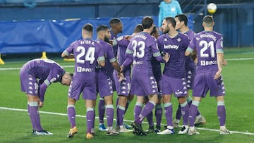 Los jugadores del Betis celebran un gol ante el Villarreal.