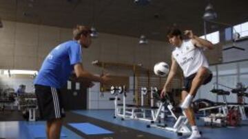 Así realiza Kaká los ejercicios de propiocepción. En Los Ángeles seguirá el mismo plan.