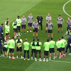 Un vestuario rendido a Pellegrini